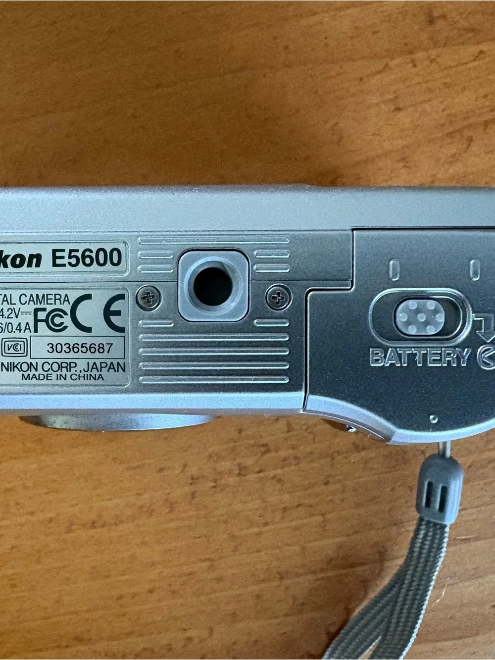 Nikon Cool Pix 5600 5.1 Megapixel Digital Compact Camera, Brand New